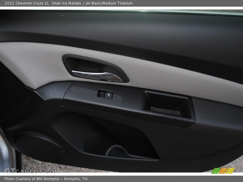 Silver Ice Metallic / Jet Black/Medium Titanium 2012 Chevrolet Cruze LS