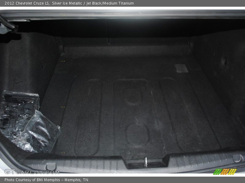 Silver Ice Metallic / Jet Black/Medium Titanium 2012 Chevrolet Cruze LS