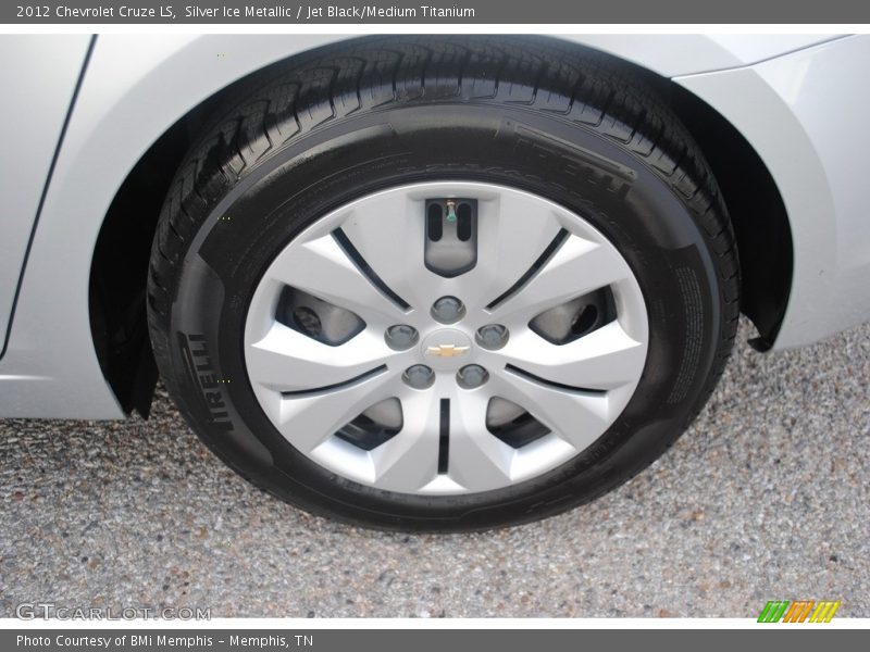Silver Ice Metallic / Jet Black/Medium Titanium 2012 Chevrolet Cruze LS