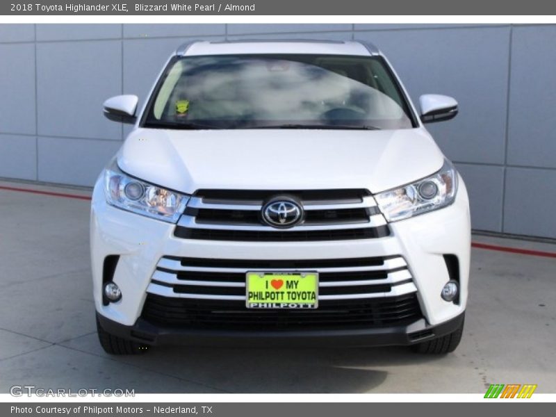 Blizzard White Pearl / Almond 2018 Toyota Highlander XLE