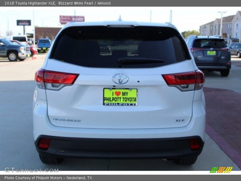 Blizzard White Pearl / Almond 2018 Toyota Highlander XLE