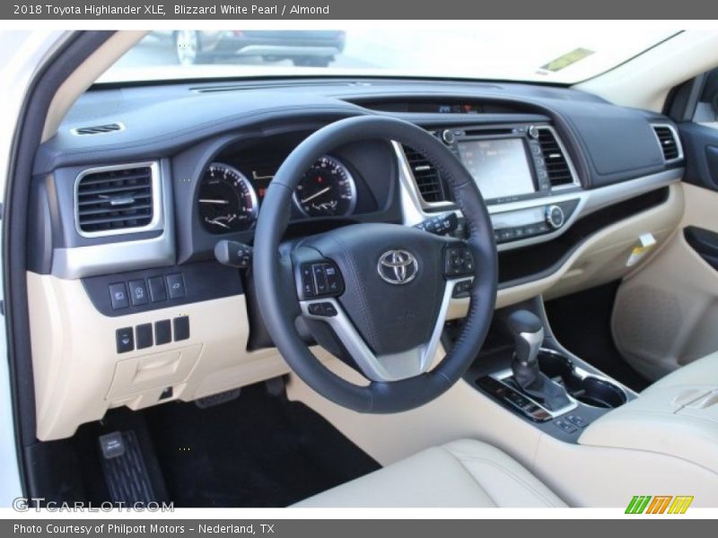 Blizzard White Pearl / Almond 2018 Toyota Highlander XLE