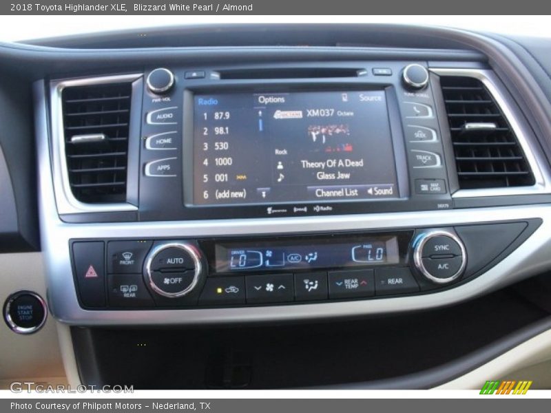 Blizzard White Pearl / Almond 2018 Toyota Highlander XLE