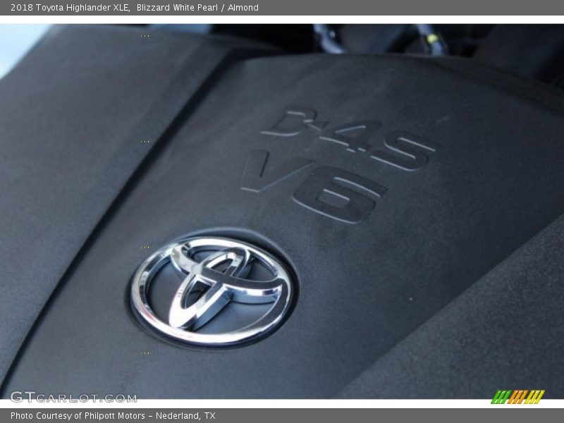 Blizzard White Pearl / Almond 2018 Toyota Highlander XLE