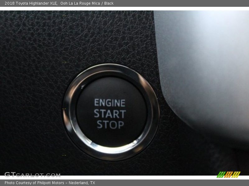 Ooh La La Rouge Mica / Black 2018 Toyota Highlander XLE