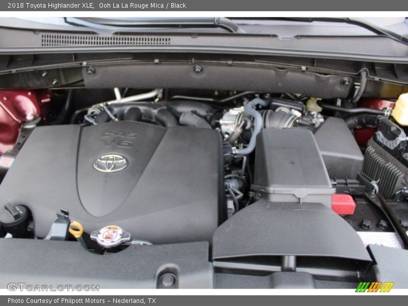 Ooh La La Rouge Mica / Black 2018 Toyota Highlander XLE