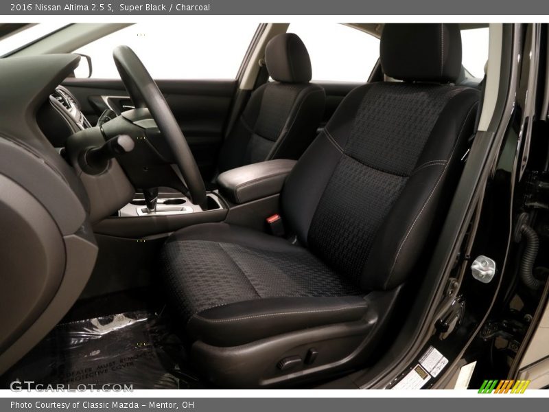 Super Black / Charcoal 2016 Nissan Altima 2.5 S