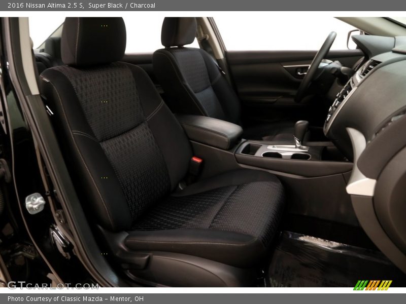 Super Black / Charcoal 2016 Nissan Altima 2.5 S