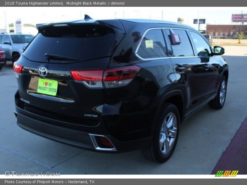Midnight Black Metallic / Almond 2018 Toyota Highlander Limited