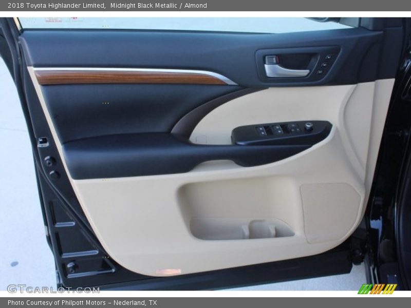 Midnight Black Metallic / Almond 2018 Toyota Highlander Limited