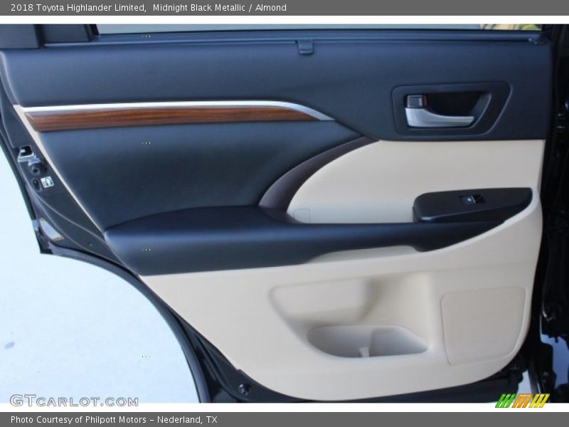 Midnight Black Metallic / Almond 2018 Toyota Highlander Limited