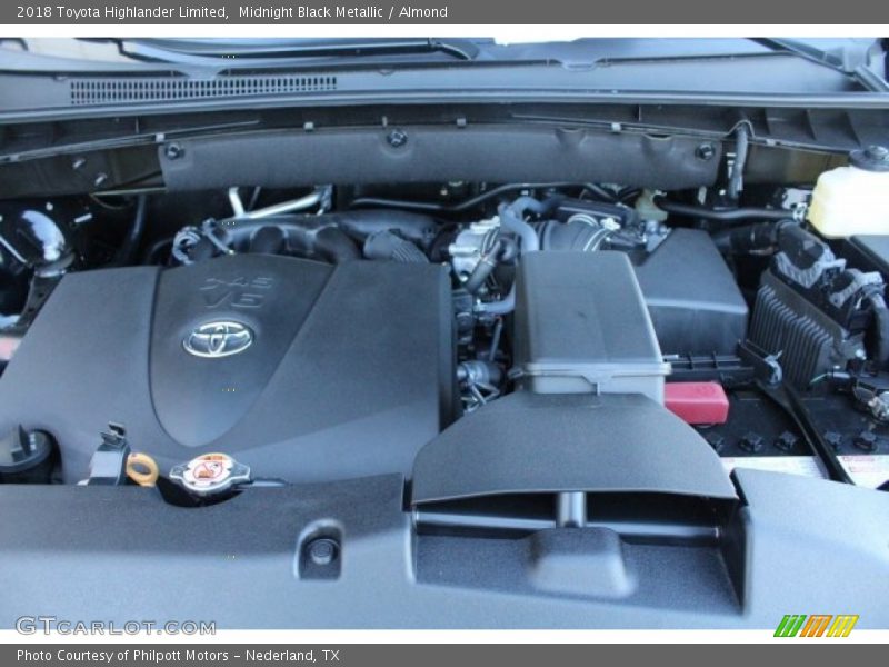 Midnight Black Metallic / Almond 2018 Toyota Highlander Limited
