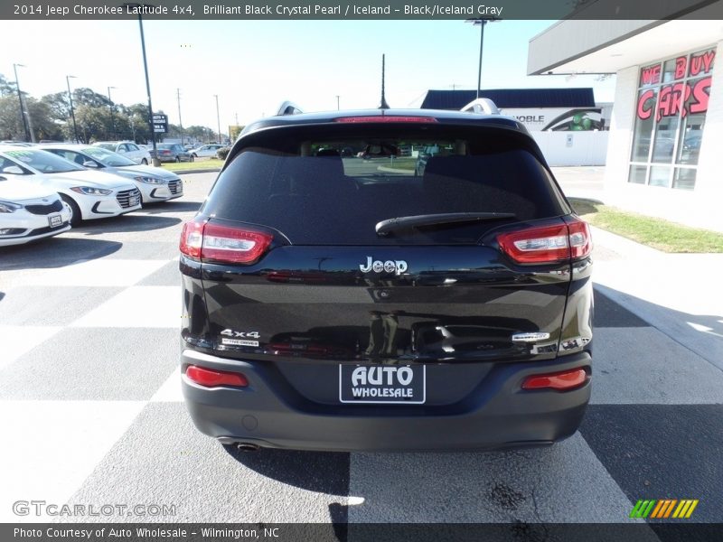 Brilliant Black Crystal Pearl / Iceland - Black/Iceland Gray 2014 Jeep Cherokee Latitude 4x4