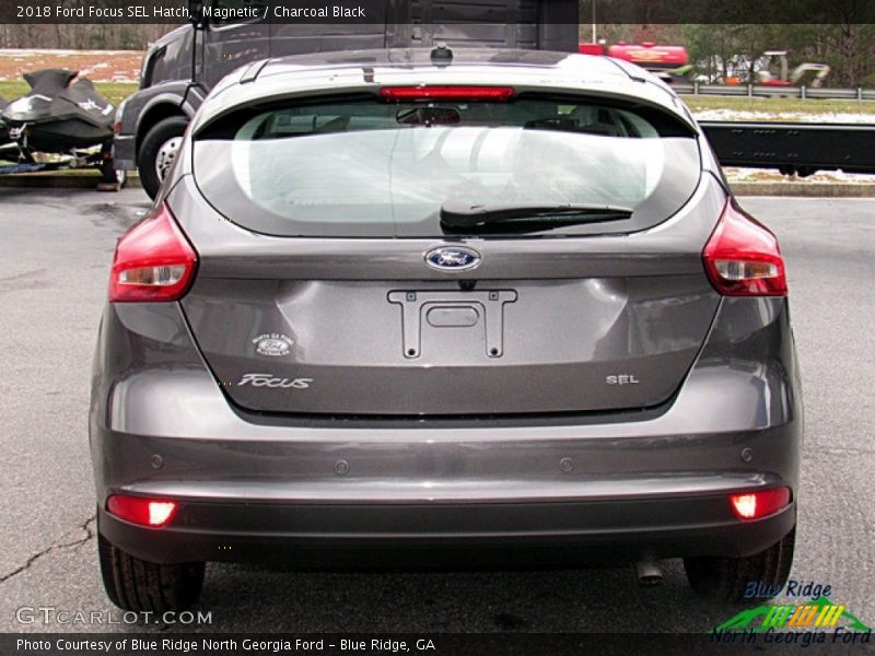 Magnetic / Charcoal Black 2018 Ford Focus SEL Hatch