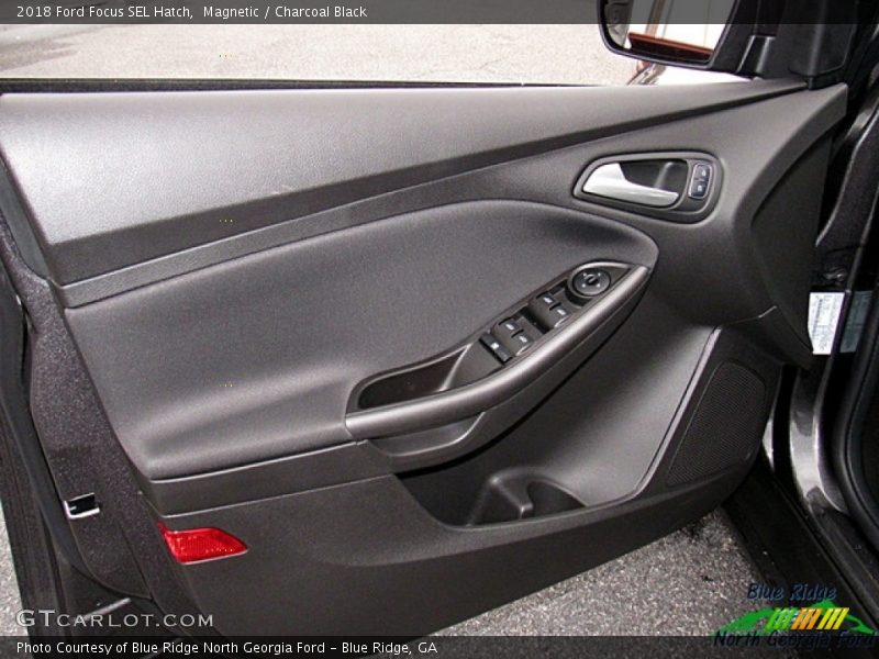 Magnetic / Charcoal Black 2018 Ford Focus SEL Hatch