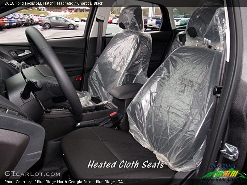 Magnetic / Charcoal Black 2018 Ford Focus SEL Hatch