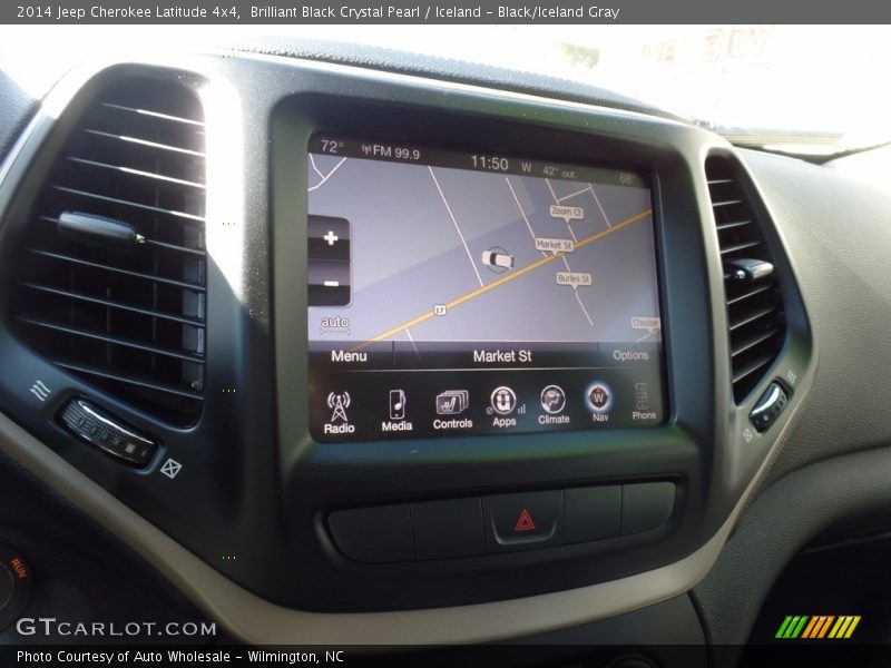 Brilliant Black Crystal Pearl / Iceland - Black/Iceland Gray 2014 Jeep Cherokee Latitude 4x4