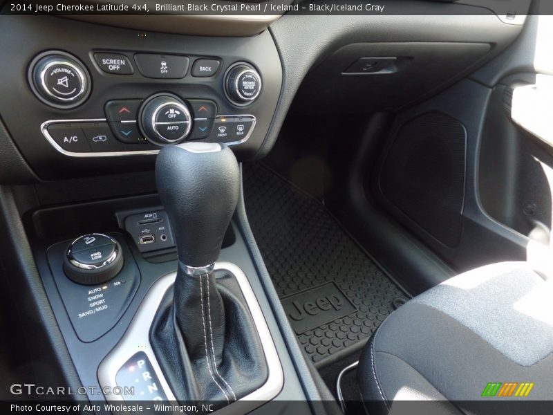 Brilliant Black Crystal Pearl / Iceland - Black/Iceland Gray 2014 Jeep Cherokee Latitude 4x4