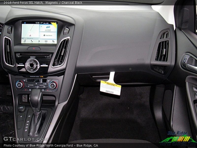 Magnetic / Charcoal Black 2018 Ford Focus SEL Hatch
