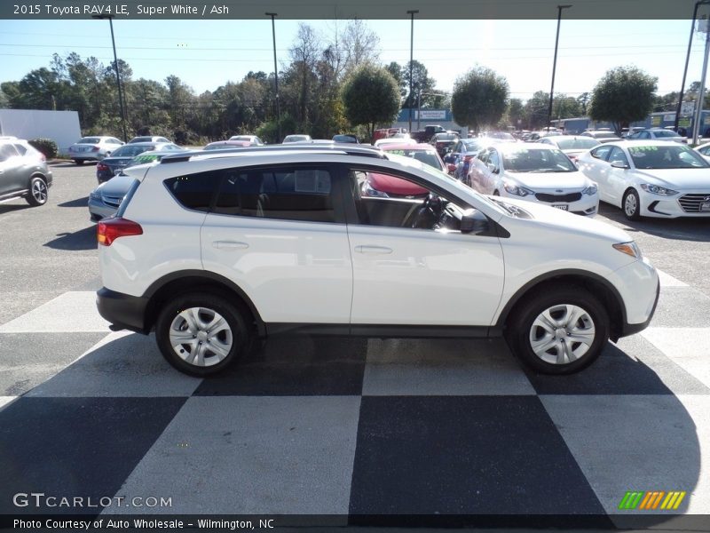 Super White / Ash 2015 Toyota RAV4 LE