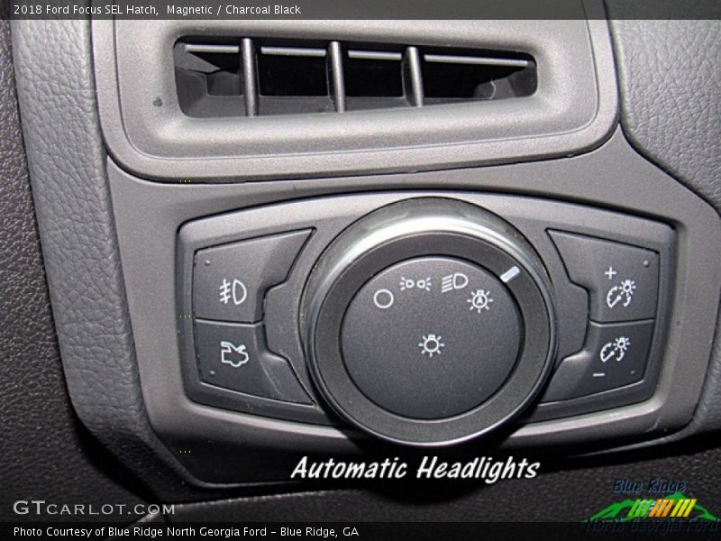 Magnetic / Charcoal Black 2018 Ford Focus SEL Hatch
