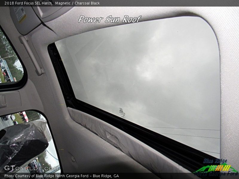 Magnetic / Charcoal Black 2018 Ford Focus SEL Hatch