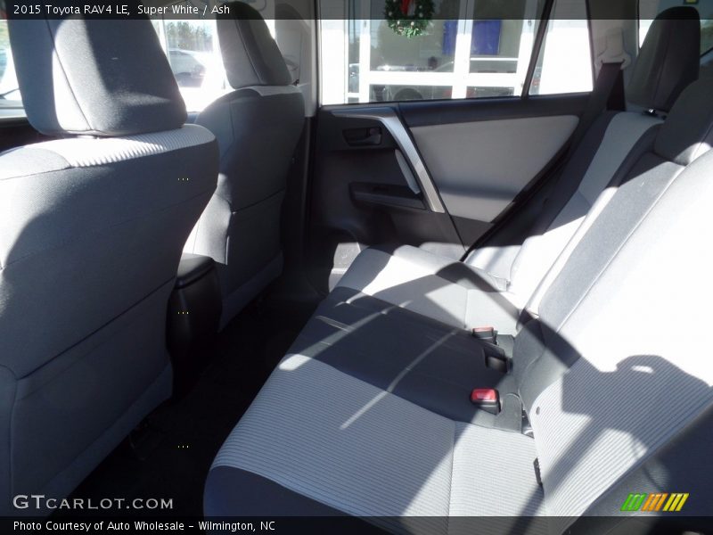 Super White / Ash 2015 Toyota RAV4 LE
