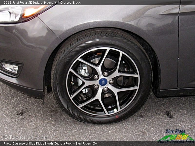 Magnetic / Charcoal Black 2018 Ford Focus SE Sedan