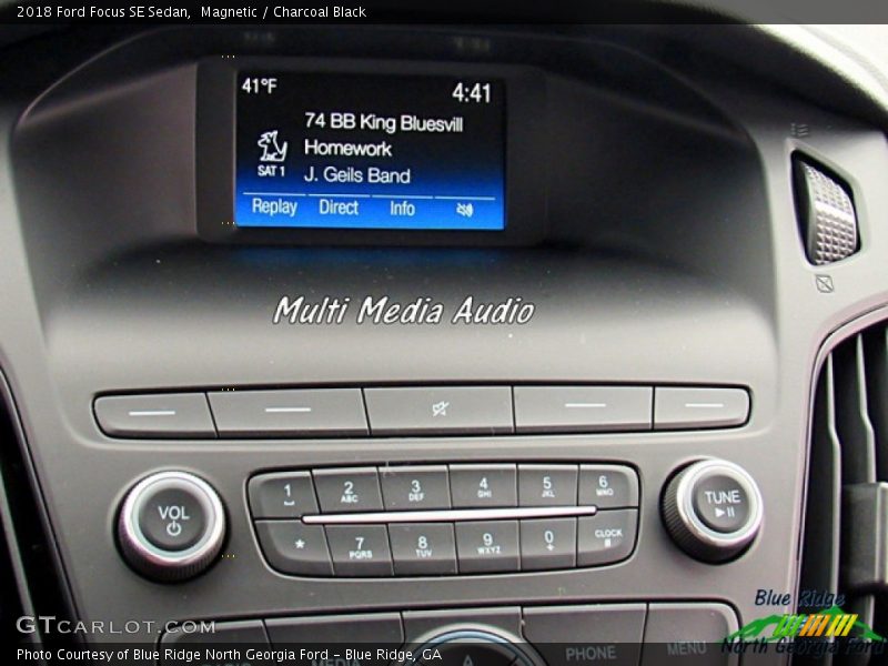Magnetic / Charcoal Black 2018 Ford Focus SE Sedan