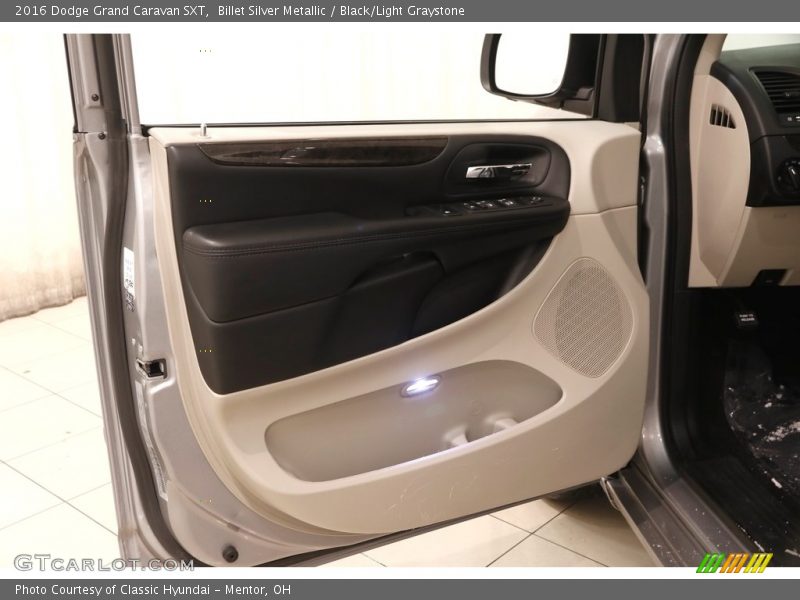 Billet Silver Metallic / Black/Light Graystone 2016 Dodge Grand Caravan SXT