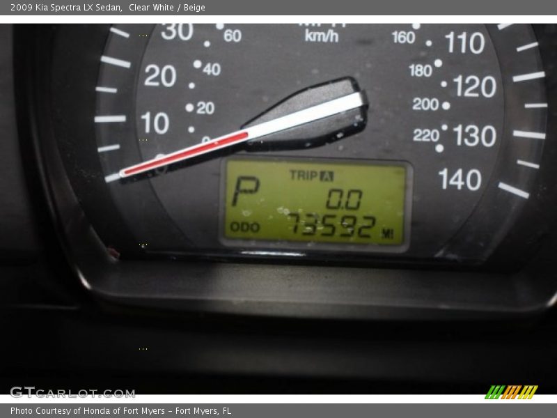 Clear White / Beige 2009 Kia Spectra LX Sedan