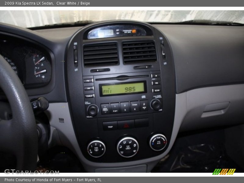 Clear White / Beige 2009 Kia Spectra LX Sedan