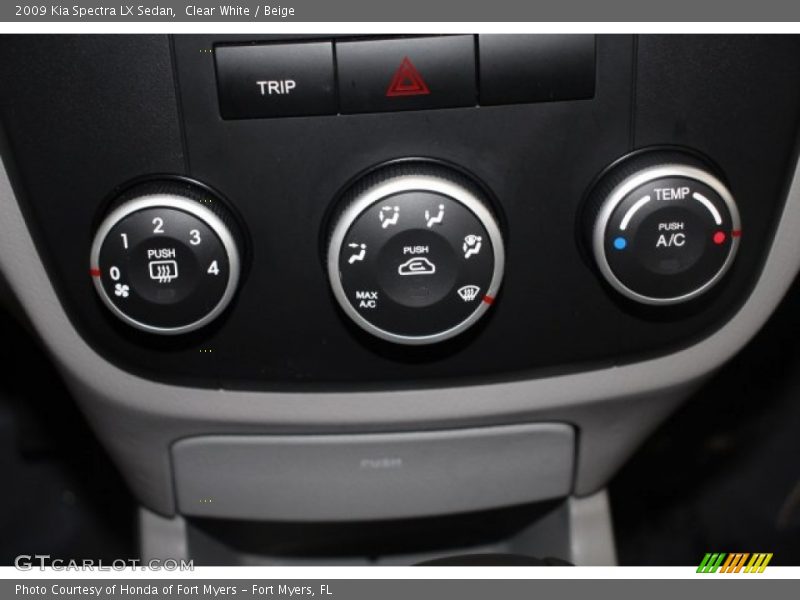 Clear White / Beige 2009 Kia Spectra LX Sedan