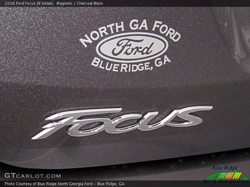 Magnetic / Charcoal Black 2018 Ford Focus SE Sedan