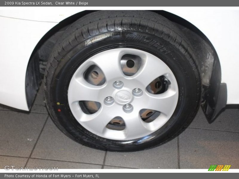 Clear White / Beige 2009 Kia Spectra LX Sedan