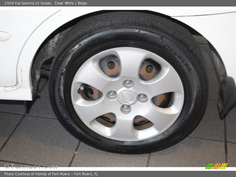 Clear White / Beige 2009 Kia Spectra LX Sedan