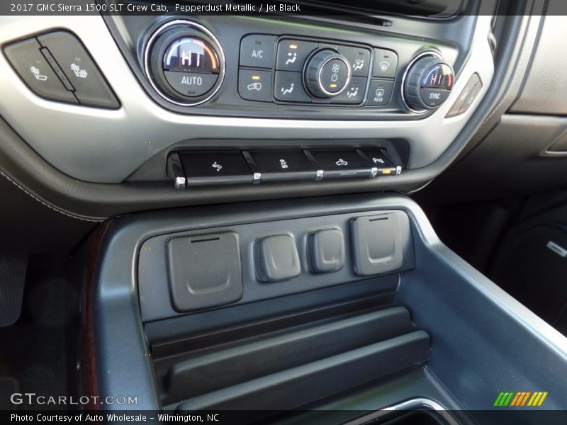 Pepperdust Metallic / Jet Black 2017 GMC Sierra 1500 SLT Crew Cab
