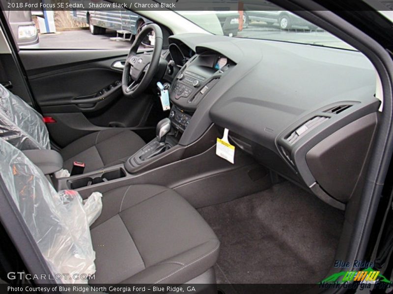 Shadow Black / Charcoal Black 2018 Ford Focus SE Sedan