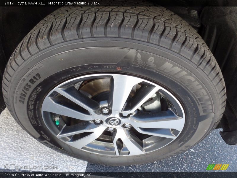 Magnetic Gray Metallic / Black 2017 Toyota RAV4 XLE