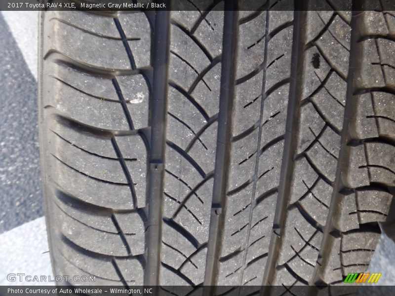 Magnetic Gray Metallic / Black 2017 Toyota RAV4 XLE