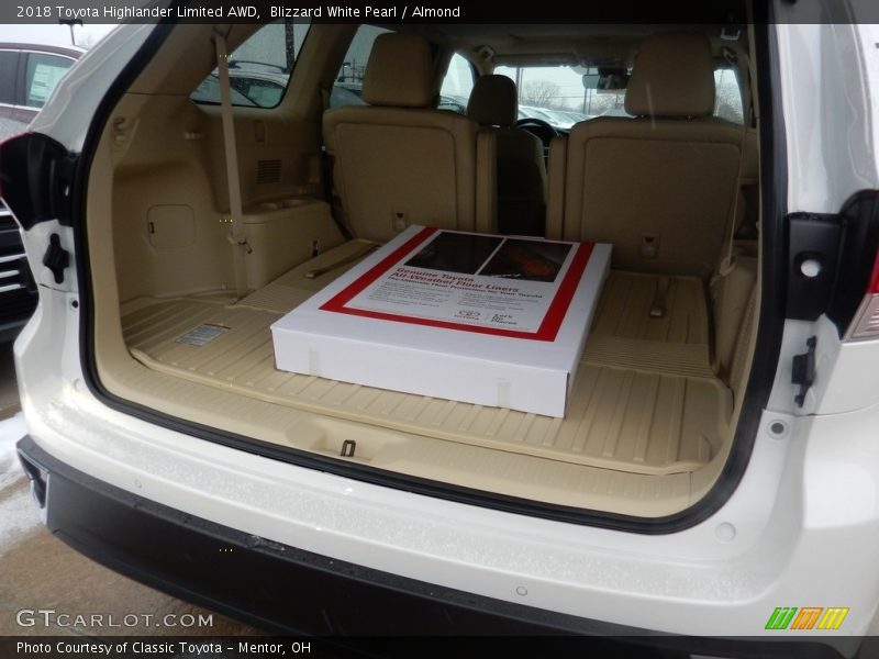 Blizzard White Pearl / Almond 2018 Toyota Highlander Limited AWD