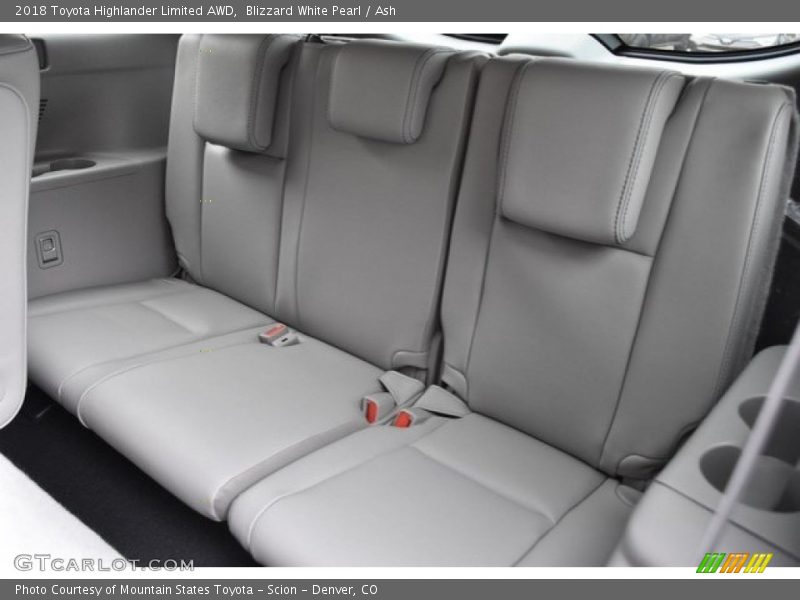 Blizzard White Pearl / Ash 2018 Toyota Highlander Limited AWD