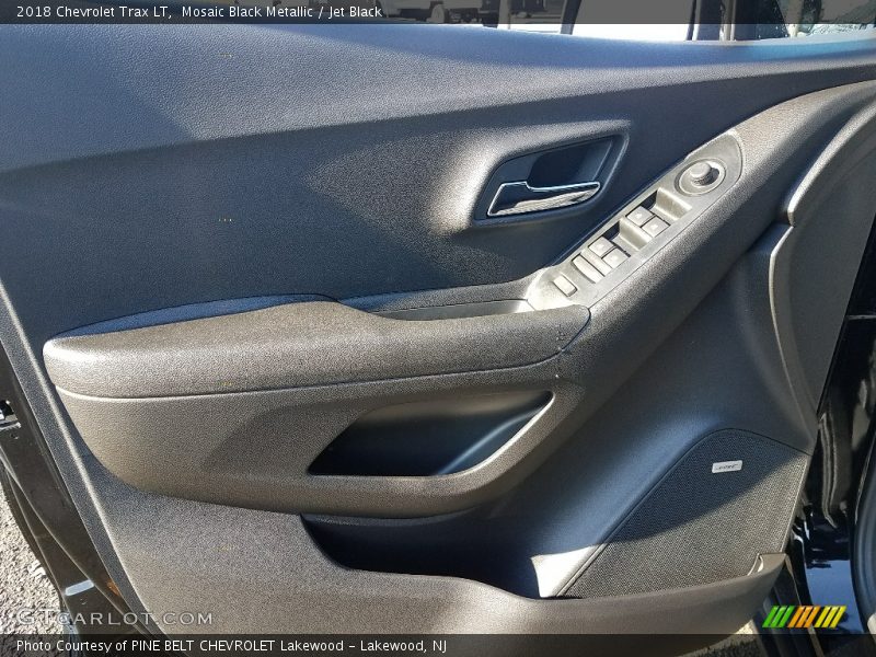 Mosaic Black Metallic / Jet Black 2018 Chevrolet Trax LT