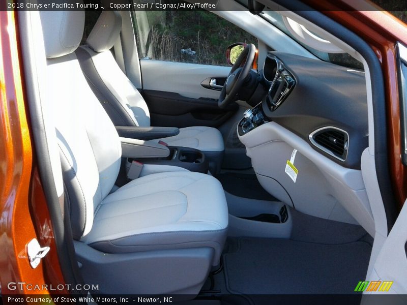 Copper Pearl / Cognac/Alloy/Toffee 2018 Chrysler Pacifica Touring L