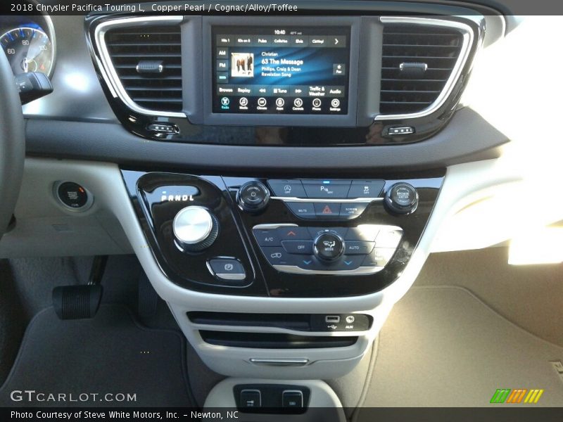 Copper Pearl / Cognac/Alloy/Toffee 2018 Chrysler Pacifica Touring L