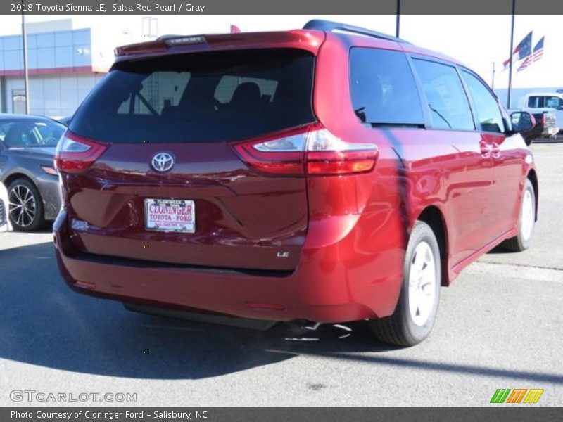 Salsa Red Pearl / Gray 2018 Toyota Sienna LE