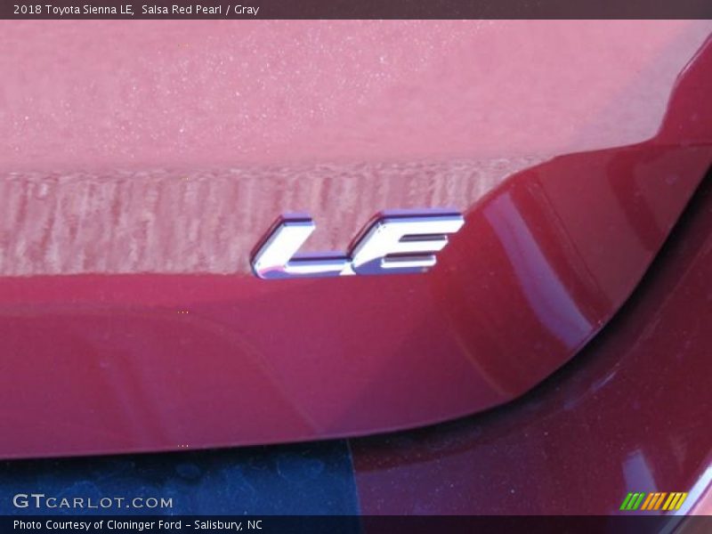 Salsa Red Pearl / Gray 2018 Toyota Sienna LE