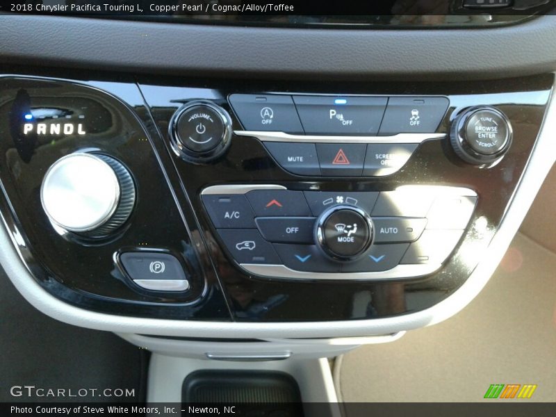 Copper Pearl / Cognac/Alloy/Toffee 2018 Chrysler Pacifica Touring L