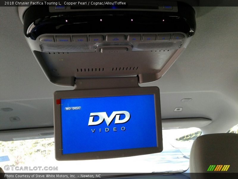 Entertainment System of 2018 Pacifica Touring L