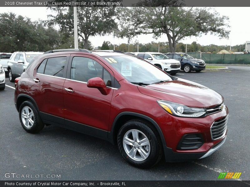 Front 3/4 View of 2018 Trax LT